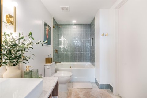 Condo in Miami, Florida, 1 bedroom № 2088666 - photo 17