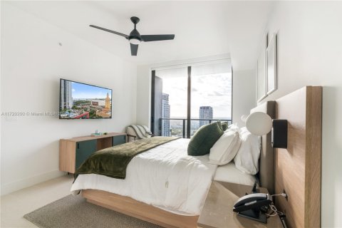 Condo in Miami, Florida, 1 bedroom № 2088666 - photo 2