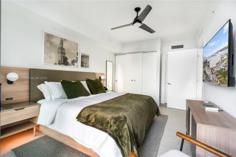 Condo in Miami, Florida, 1 bedroom № 2088666 - photo 7