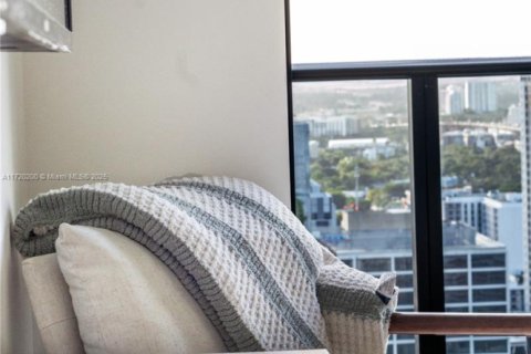 Condo in Miami, Florida, 1 bedroom № 2088666 - photo 11