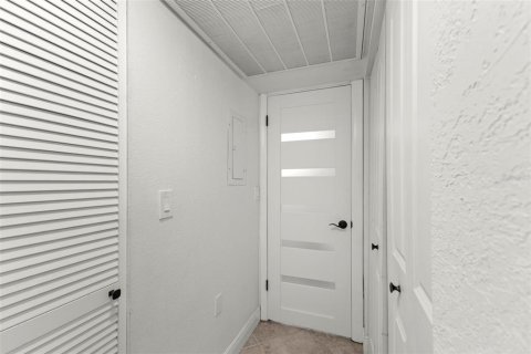 Condo in Clearwater, Florida, 1 bedroom  № 2101830 - photo 27