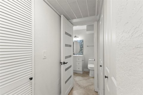 Condo in Clearwater, Florida, 1 bedroom  № 2101830 - photo 28