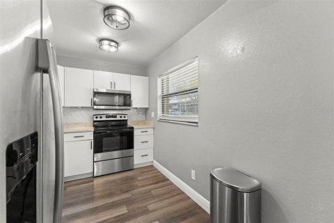 Condo in Clearwater, Florida, 1 bedroom  № 2101830 - photo 8