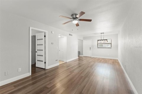 Condo in Clearwater, Florida, 1 bedroom  № 2101830 - photo 16