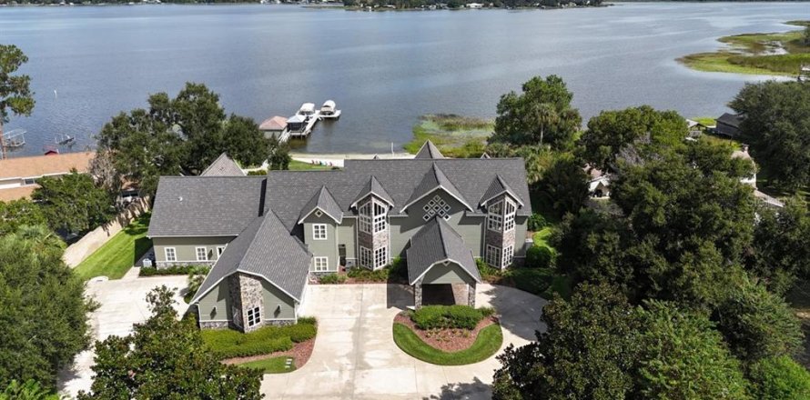 Casa en Summerfield, Florida 6 dormitorios, 677.35 m2 № 2118760