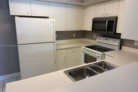 Condo in Coconut Creek, Florida, 1 bedroom  № 1974478 - photo 10