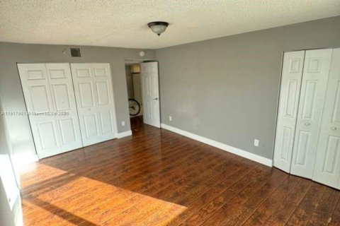 Condo in Coconut Creek, Florida, 1 bedroom  № 1974478 - photo 15