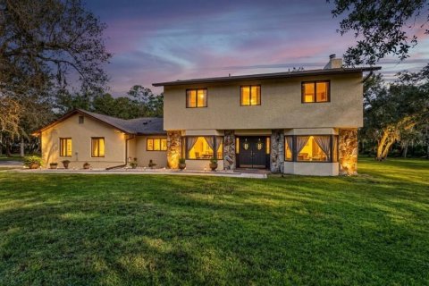 House in Port Charlotte, Florida 4 bedrooms, 329.25 sq.m. № 2391408