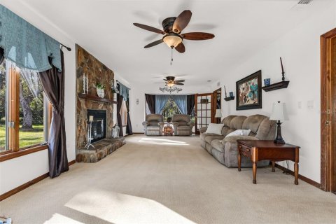 House in Port Charlotte, Florida 4 bedrooms, 329.25 sq.m. № 2391408 - photo 8
