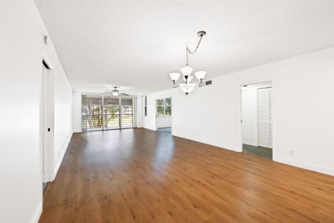 Купить кондоминиум в Помпано-Бич, Флорида 3 комнаты, 150.5м2, № 2083811 - фото 5