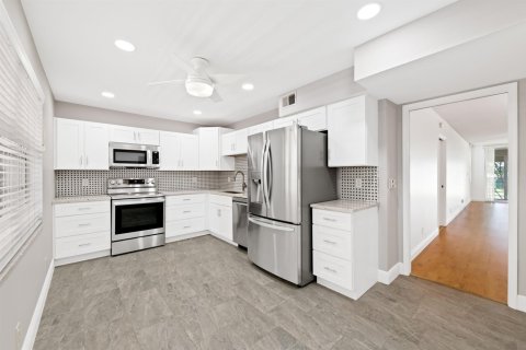 Купить кондоминиум в Помпано-Бич, Флорида 3 комнаты, 150.5м2, № 2083811 - фото 2