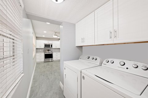 Купить кондоминиум в Помпано-Бич, Флорида 3 комнаты, 150.5м2, № 2083811 - фото 18