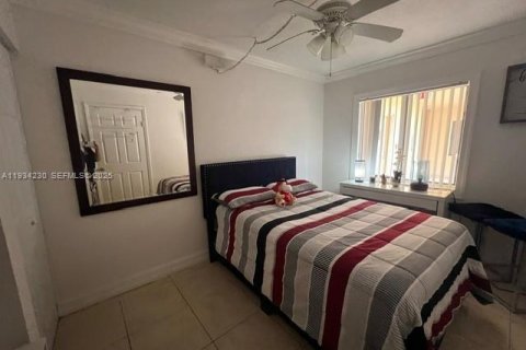 Снять в аренду кондоминиум в Майами, Флорида 3 спальни, 96.62м2, № 1992648 - фото 15