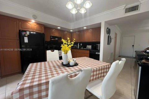 Снять в аренду кондоминиум в Майами, Флорида 3 спальни, 96.62м2, № 1992648 - фото 10