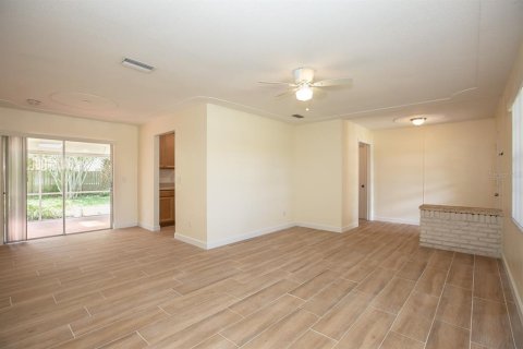Villa ou maison à louer à Winter Park, Floride: 3 chambres, 136.57 m2 № 2114304 - photo 2