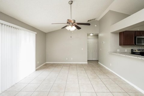 House in Davenport, Florida 3 bedrooms, 152.73 sq.m. № 1905244 - photo 3