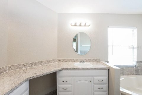 House in Davenport, Florida 3 bedrooms, 152.73 sq.m. № 1905244 - photo 13