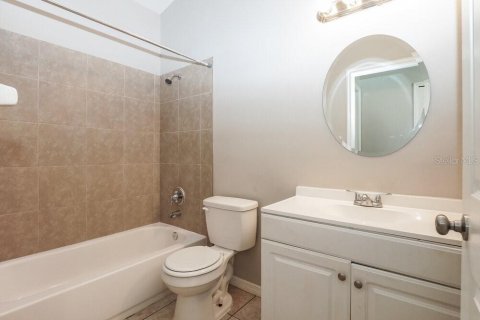 House in Davenport, Florida 3 bedrooms, 152.73 sq.m. № 1905244 - photo 12