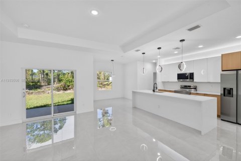 Купить виллу или дом в Лихай-Эйкерс, Флорида 4 спальни, 148.64м2, № 1991428 - фото 10