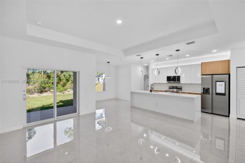 Купить виллу или дом в Лихай-Эйкерс, Флорида 4 спальни, 148.64м2, № 1991428 - фото 6