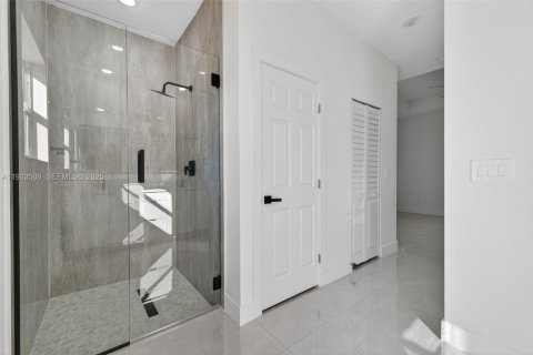 Купить виллу или дом в Лихай-Эйкерс, Флорида 4 спальни, 148.64м2, № 1991428 - фото 14