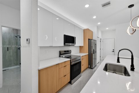 Купить виллу или дом в Лихай-Эйкерс, Флорида 4 спальни, 148.64м2, № 1991428 - фото 3