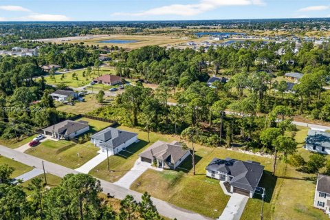 Купить виллу или дом в Лихай-Эйкерс, Флорида 4 спальни, 148.64м2, № 1991428 - фото 26
