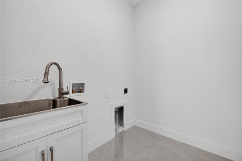 Купить виллу или дом в Лихай-Эйкерс, Флорида 4 спальни, 148.64м2, № 1991428 - фото 16