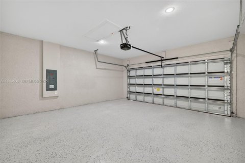 Купить виллу или дом в Лихай-Эйкерс, Флорида 4 спальни, 148.64м2, № 1991428 - фото 17