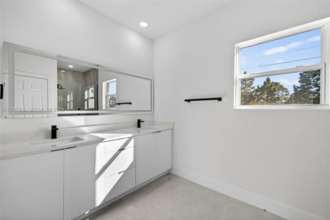 Купить виллу или дом в Лихай-Эйкерс, Флорида 4 спальни, 148.64м2, № 1991428 - фото 13