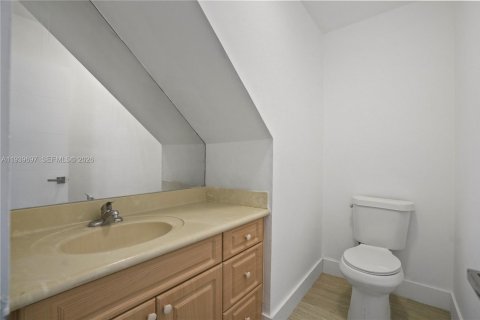 House in Miami, Florida 3 bedrooms, 187.85 sq.m. № 1998816 - photo 15