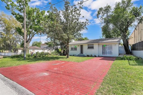 Casa en venta en Tampa, Florida, 3 dormitorios, 109.07 m2 № 1835115 - foto 1