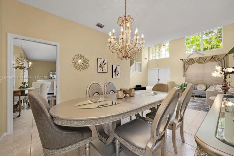 House in Margate, Florida 4 bedrooms, 206.8 sq.m. № 1678602 - photo 8