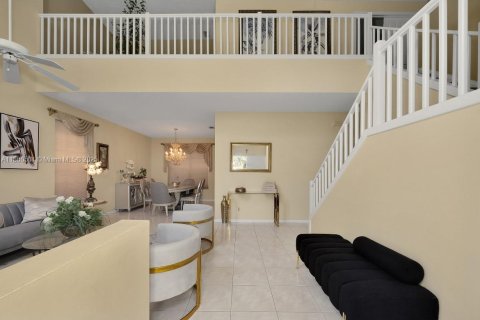 House in Margate, Florida 4 bedrooms, 206.8 sq.m. № 1678602 - photo 6
