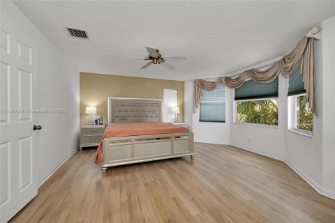 House in Margate, Florida 4 bedrooms, 206.8 sq.m. № 1678602 - photo 23