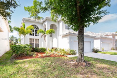 House in Margate, Florida 4 bedrooms, 206.8 sq.m. № 1678602 - photo 3