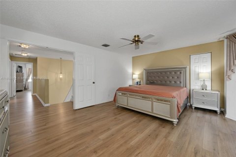 House in Margate, Florida 4 bedrooms, 206.8 sq.m. № 1678602 - photo 25