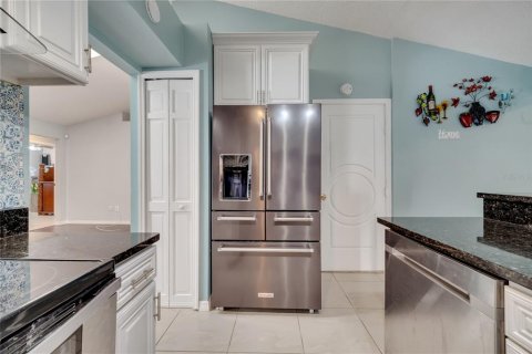 House in Orlando, Florida 4 bedrooms, 187.29 sq.m. № 1687703 - photo 8