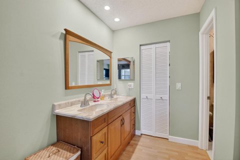 Condo in Delray Beach, Florida, 2 bedrooms  № 2081957 - photo 18