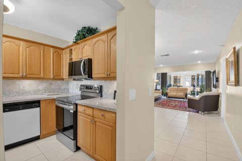 Condo in Delray Beach, Florida, 2 bedrooms  № 2081957 - photo 13
