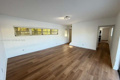 Casa en alquiler en Oakland Park, Florida, 3 dormitorios, 153.85 m2 № 2007315 - foto 10