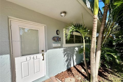 Casa en alquiler en Oakland Park, Florida, 3 dormitorios, 153.85 m2 № 2007315 - foto 4