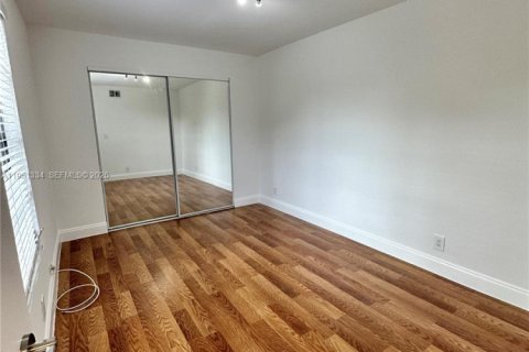 Casa en alquiler en Oakland Park, Florida, 3 dormitorios, 153.85 m2 № 2007315 - foto 25