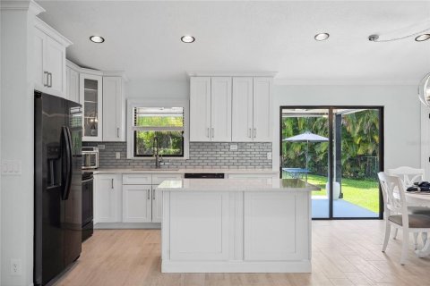 House in Stuart, Florida 3 bedrooms, 125.42 sq.m. № 1747073 - photo 6
