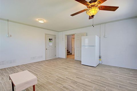 House in Englewood, Florida 3 bedrooms, 190.45 sq.m. № 1737302 - photo 21