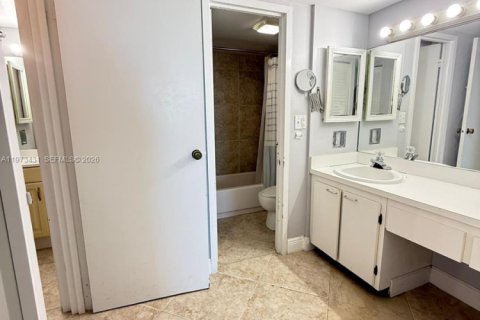 Снять в аренду кондоминиум в Санни-Айлс-Бич, Флорида 1 спальня, 92.07м2, № 2033805 - фото 12