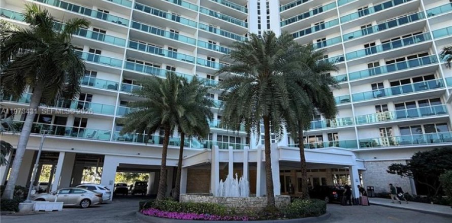 Кондоминиум с 1 спальней в Санни-Айлс-Бич, Флорида № 2033805