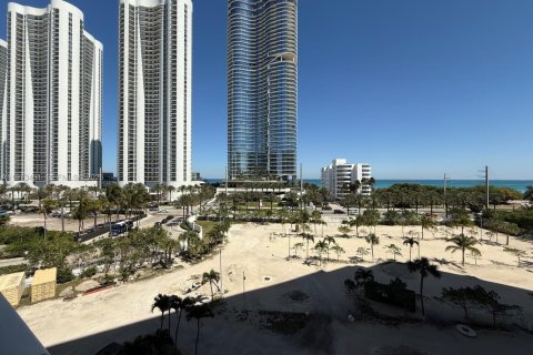 Снять в аренду кондоминиум в Санни-Айлс-Бич, Флорида 1 спальня, 92.07м2, № 2033805 - фото 15