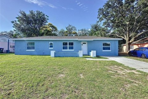 Villa ou maison à Orlando, Floride 4 chambres, 144.56 m2 № 2349568