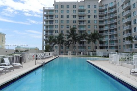 Снять в аренду кондоминиум в Бойнтон-Бич, Флорида 3 спальни, 156.54м2, № 2060934 - фото 2